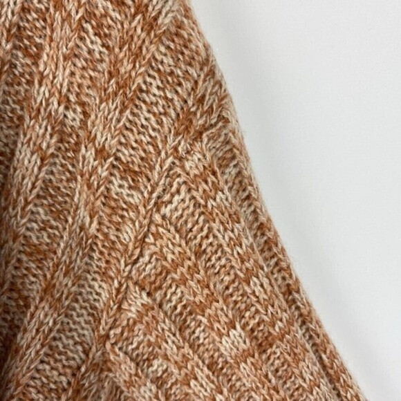 BLANKNYC Sweater Womens Medium Scoop Neck Pullover Casual Sweater - Picture 7 of 12